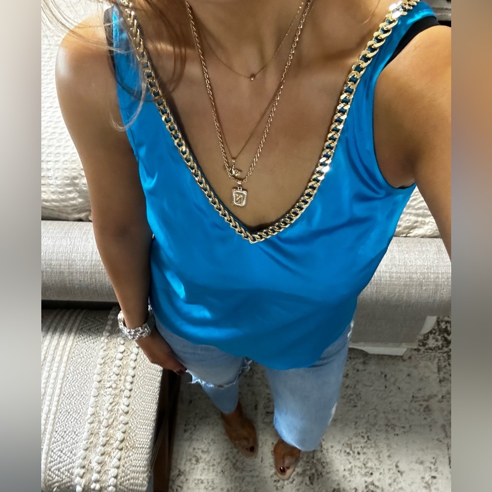 New💎 GENERATION LOVE v cut chain camisole - Picture 4 of 14